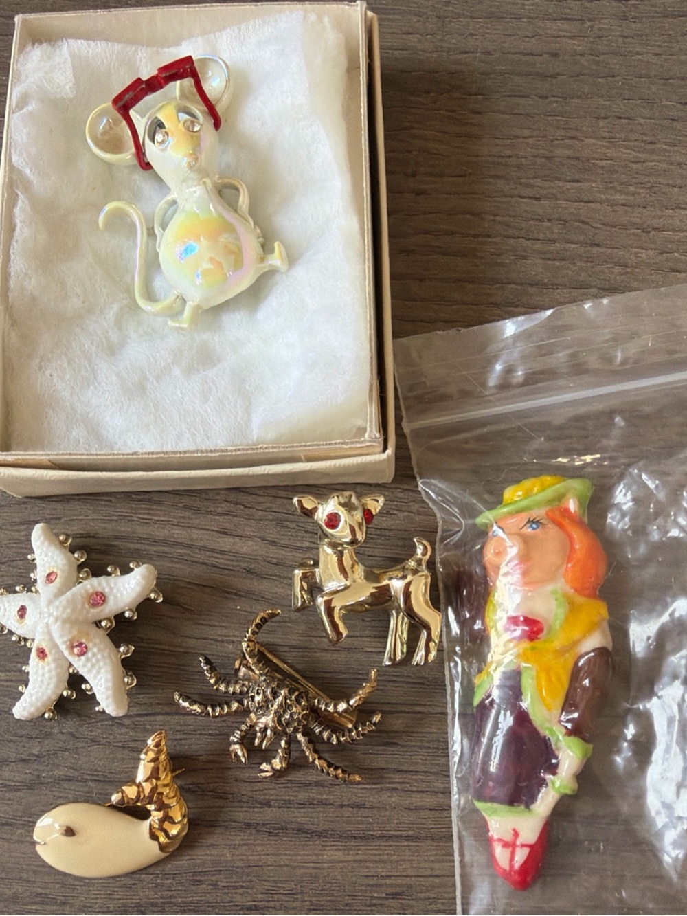 6 vintage Animal Pins Crab, Starfish, Gerry’s Mouse……
